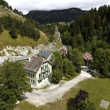 Appartement Moucherolle - - Domaine *